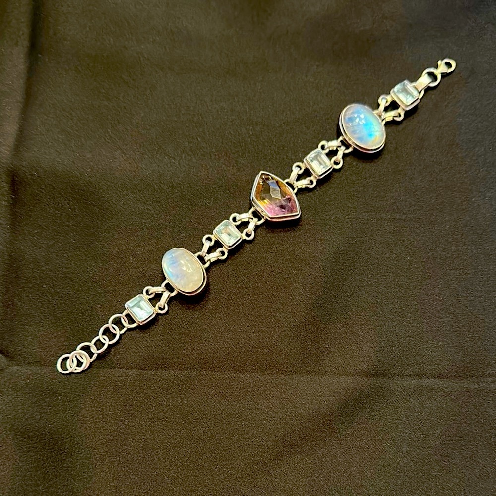 Silver Bracelet with Amethyst and Aquamarine stones.